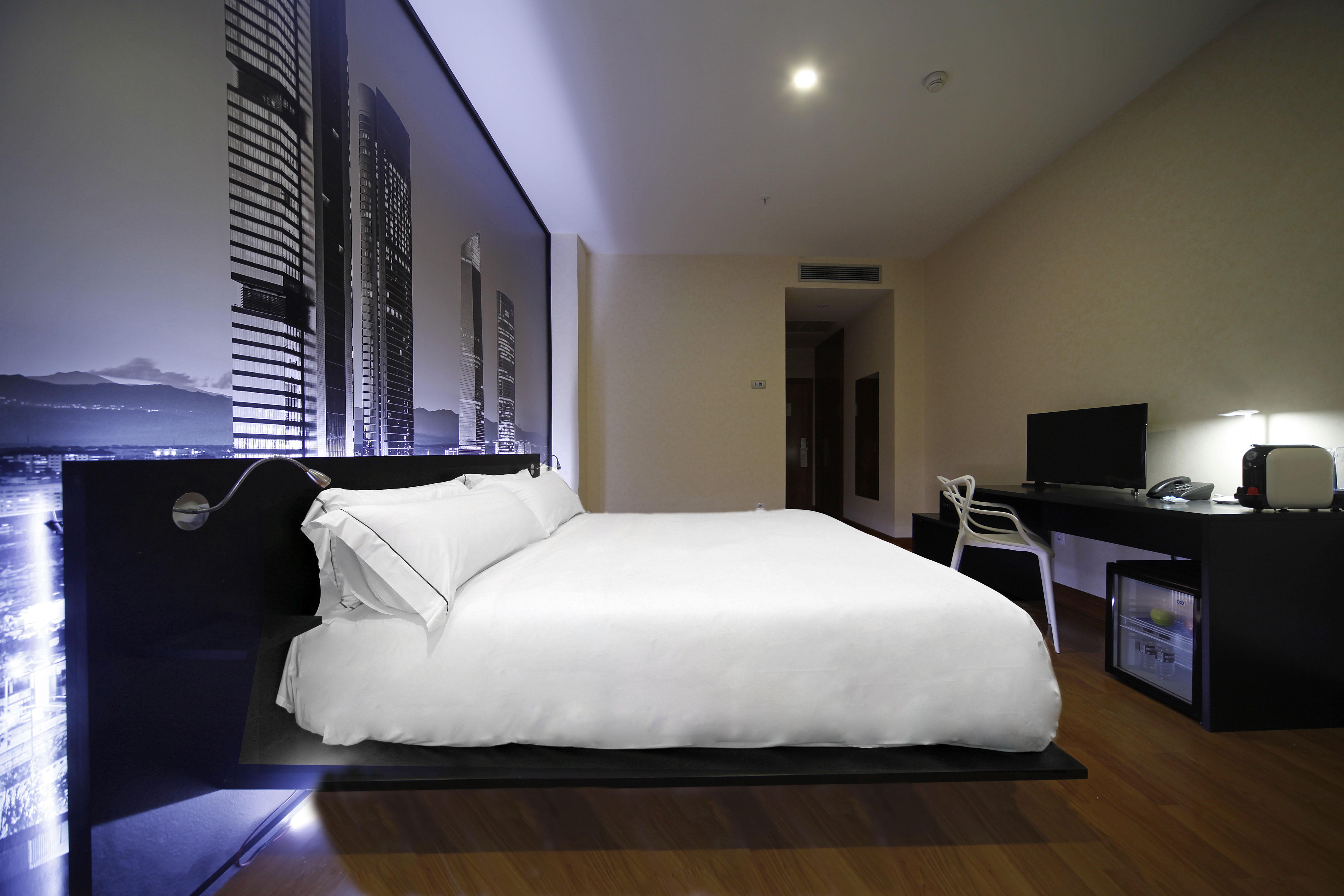 B&B Hotel Madrid Aeropuerto T4 San Sebastián de los Reyes Eksteriør billede
