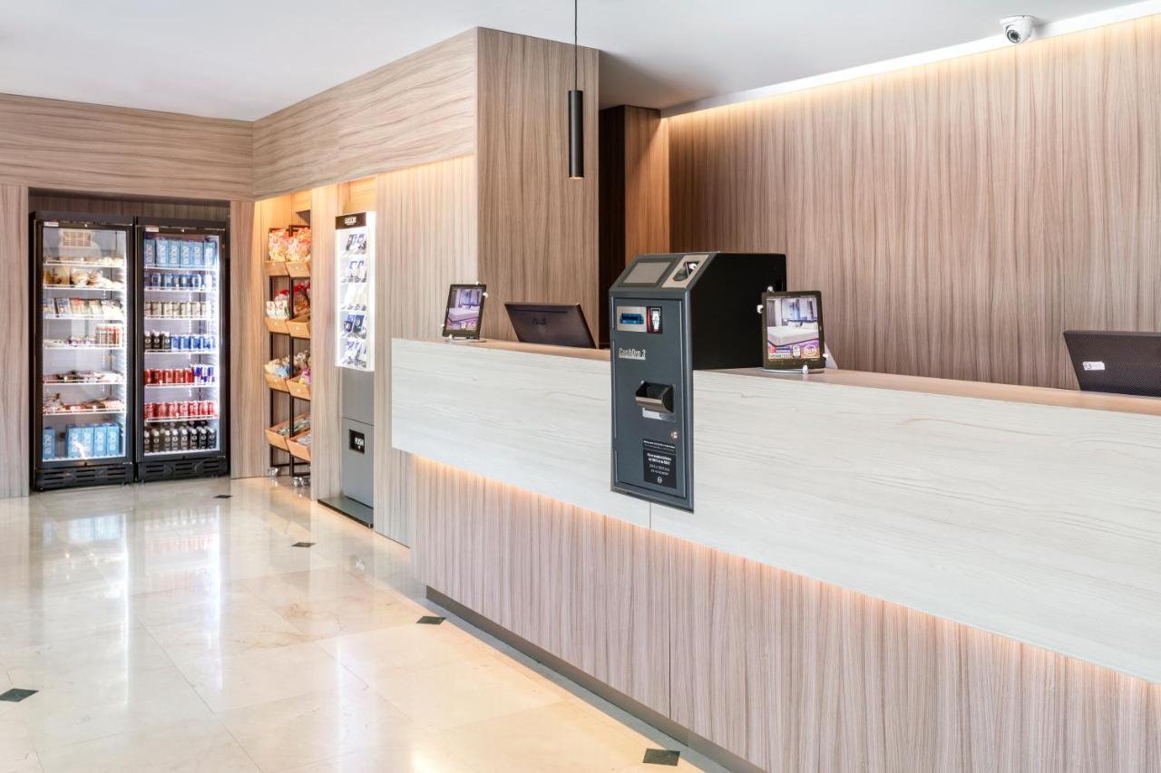 B&B Hotel Madrid Aeropuerto T4 San Sebastián de los Reyes Eksteriør billede